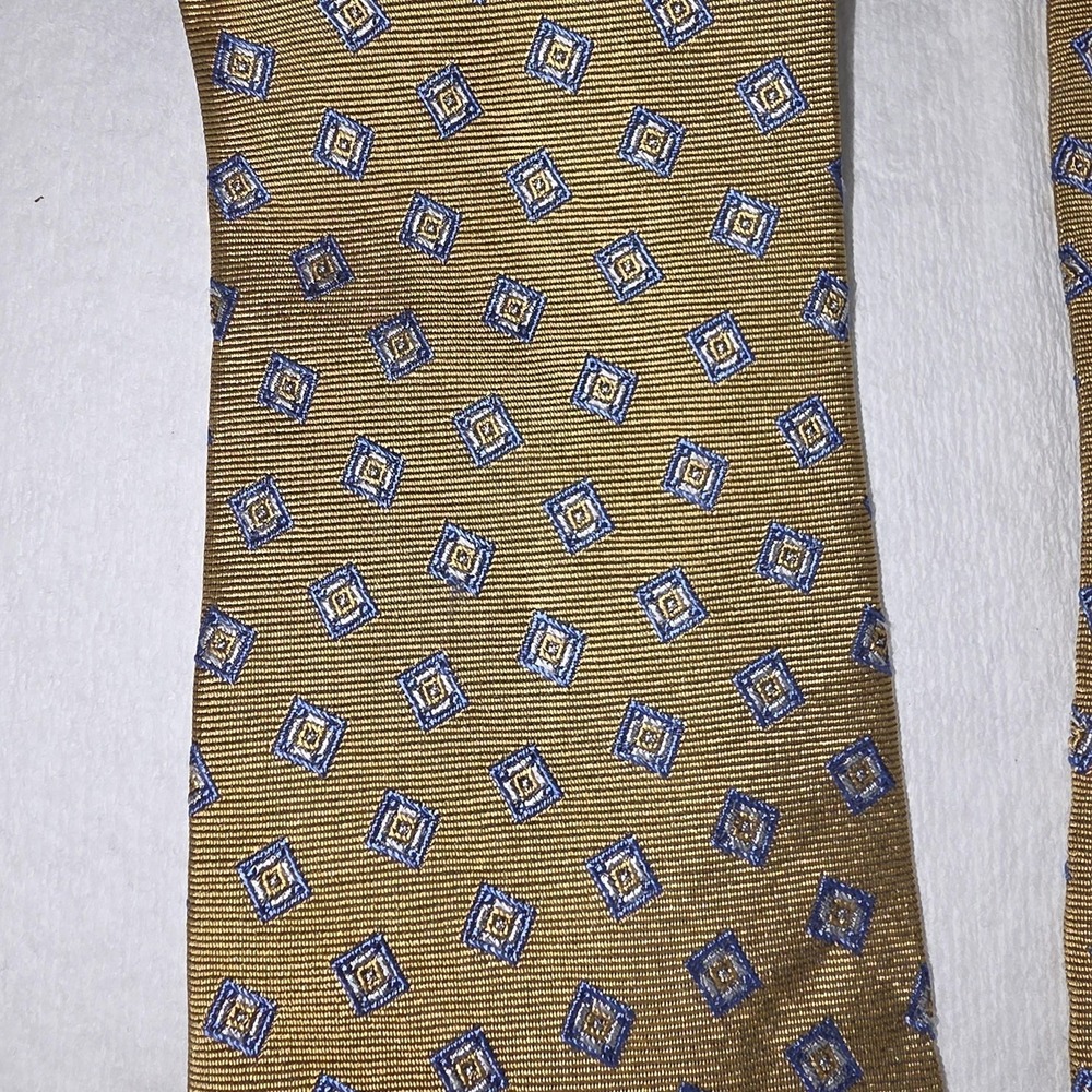 Brooks Brothers Tie Mens Silk Geometric Pattern Classic Necktie Made In USA Gold